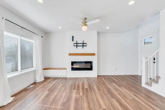 Foto del edificio - 564 N 40 W St