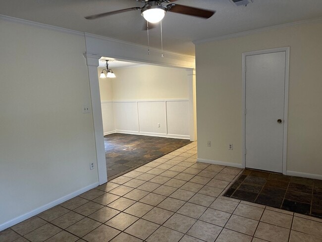 Building Photo - 5854 Michelle Dr