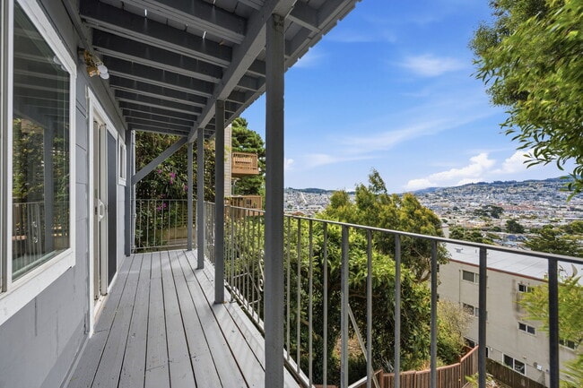 Photo - 407 Joost Avenue- House