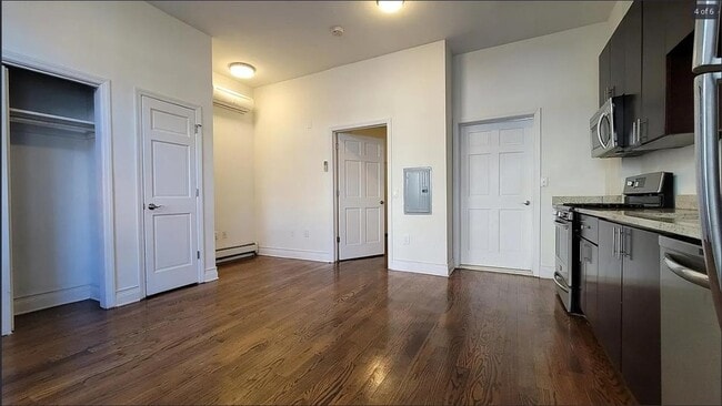 Building Photo - 383 2nd St