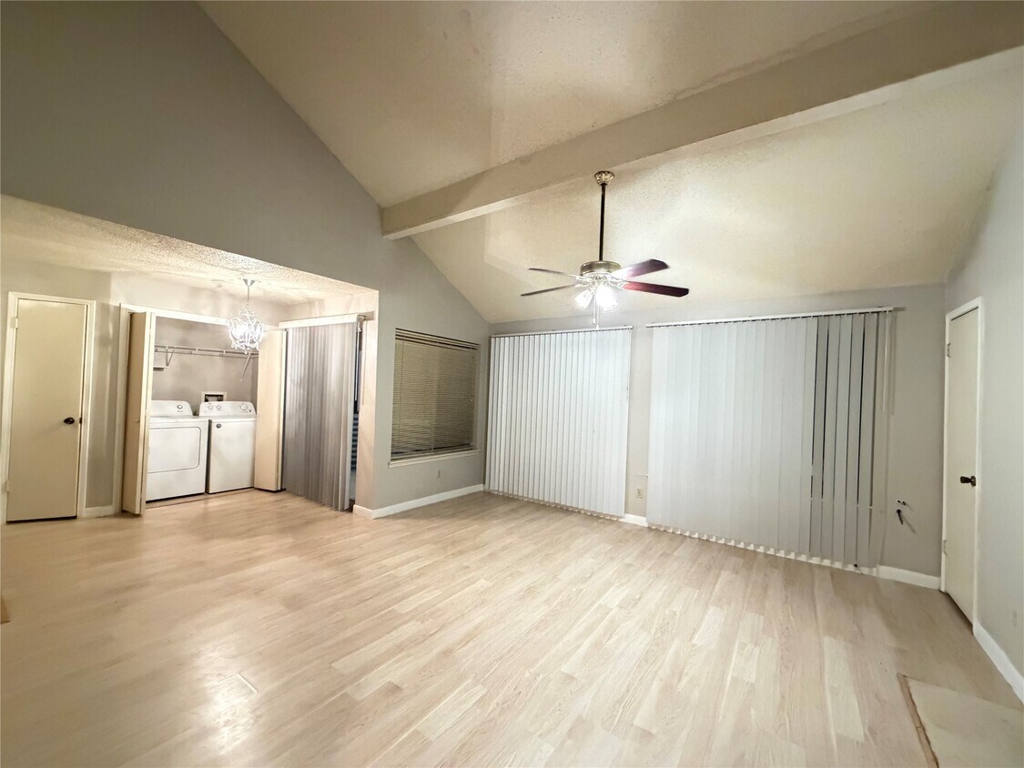 Building Photo - 12200 Overbrook Ln