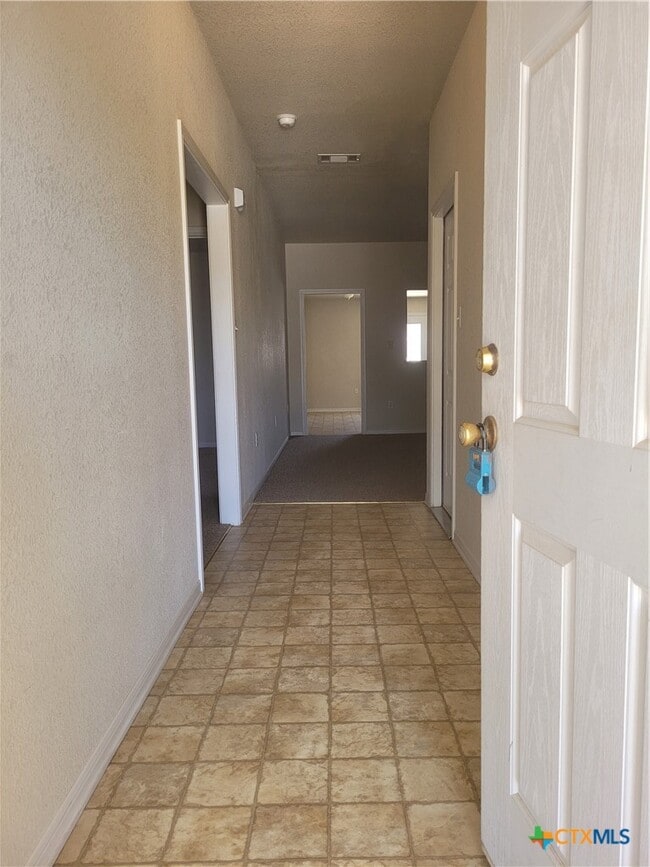 Building Photo - 306 Janelle Dr