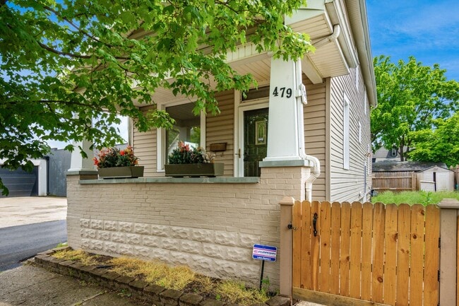 Building Photo - 479 Siebert St