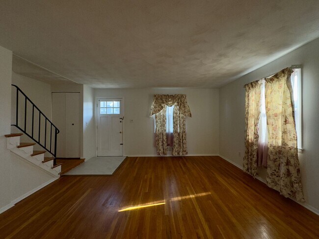 Foto del edificio - Charming 3 Bedroom/2 Bathroom Townhome in Rosedale, MD!