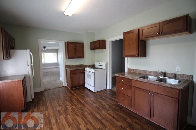 Foto del edificio - 1108 Elizabeth Ave NW