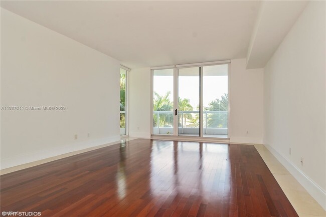Building Photo - 3 br, 3.5 bath Condo - 21200 NE 38th Ave A...