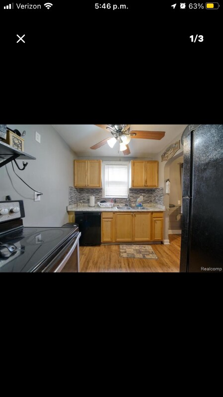 Foto del edificio - 17405 Bradford Ave