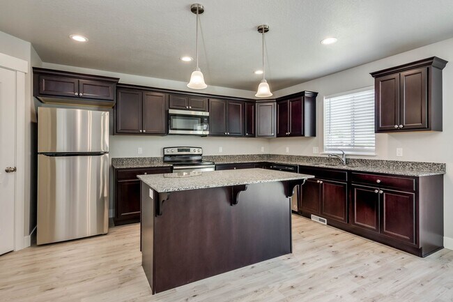 Foto del edificio - Incredible New Build Home for Rent in Sara...