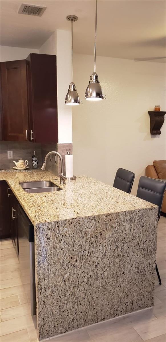 Foto del edificio - 3918 Cherry Ln