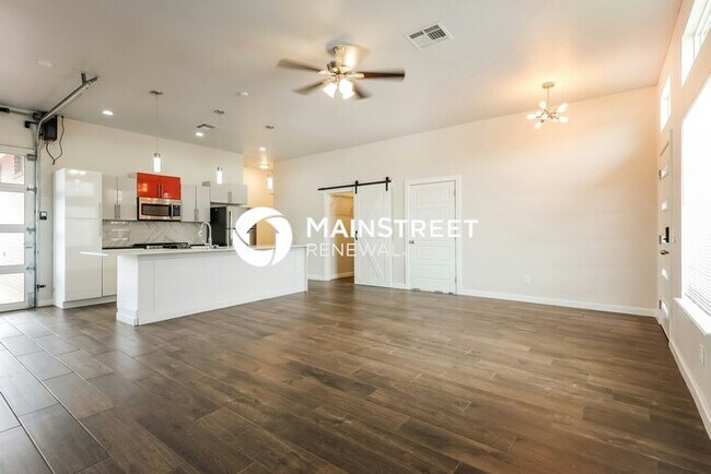 Foto del edificio - 3 Bedroom Pet-Friendly Home in Oklahoma City, OK with Main Street Renewal