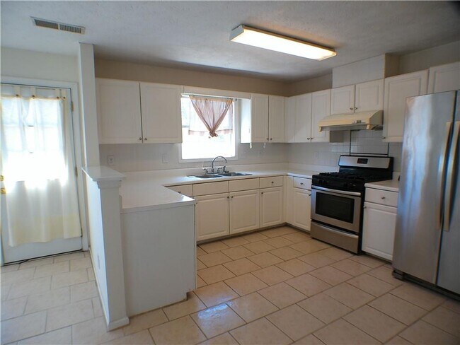 Building Photo - 4220 Wildridge Dr