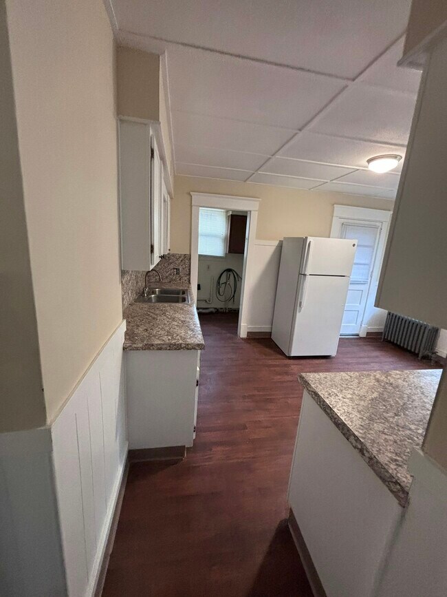 Foto del edificio - 363 N Maple Ave