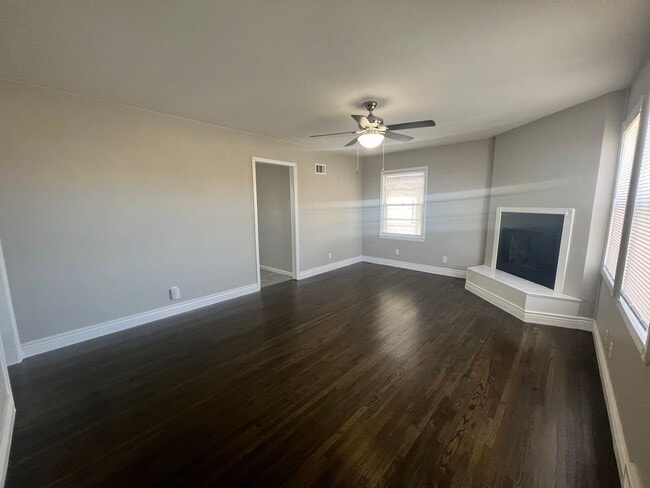 Foto del edificio - Coming soon! 2 Bed/1 Bath Home in West Wichita With 2 Sheds and a Carport!