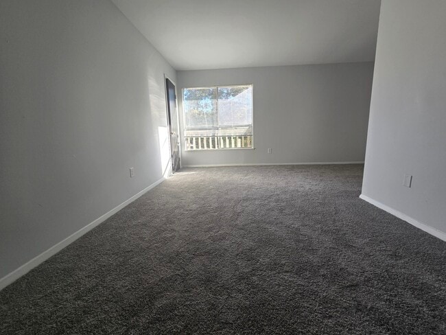 Building Photo - 1221 Nelson St