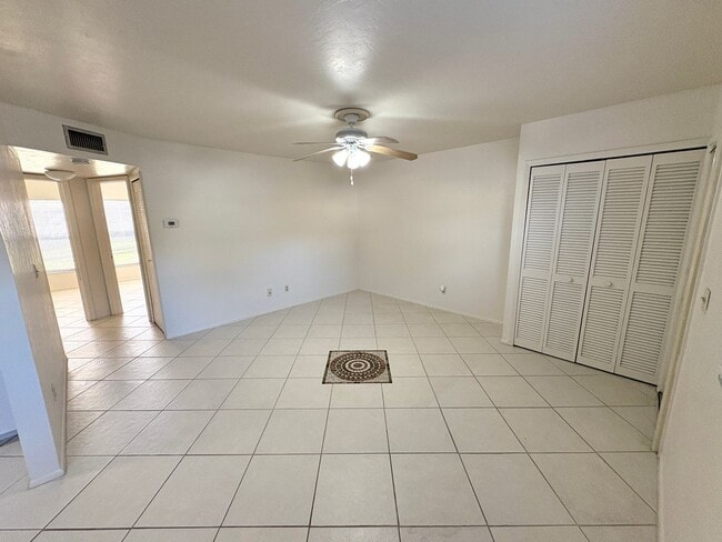 Building Photo - 1st Floor Apartment with Pool, Tennis Court & More in North Fort Myers