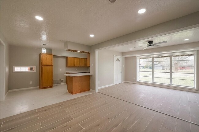 Foto del edificio - 5874 Reed Rd