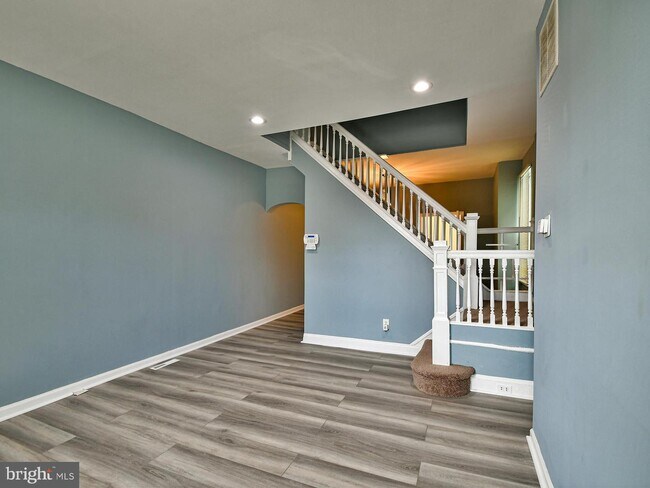 Building Photo - 234 Collins Ave