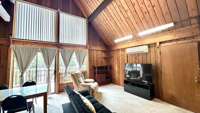 Building Photo - Available Now - Highly Desired 2 Bedroom, ...