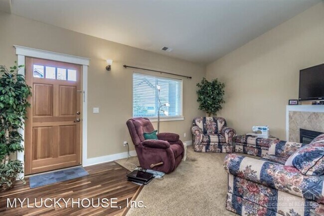 Building Photo - 2 br, 2 bath House - 20701 NE Snow Peaks
