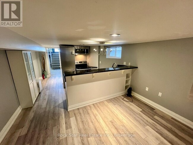 Building Photo - 77 Elmer Ave