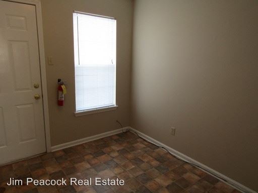 Building Photo - 807 W Elm St
