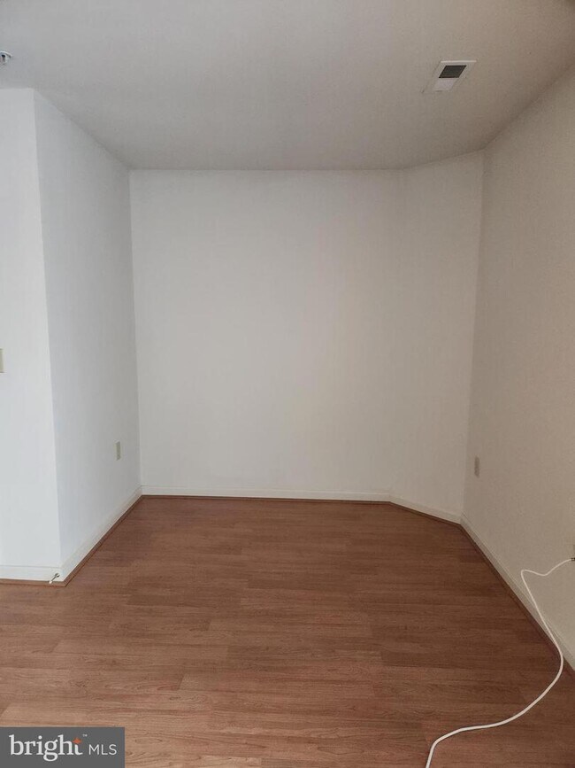 Foto del edificio - 1234 Oakwood Dr