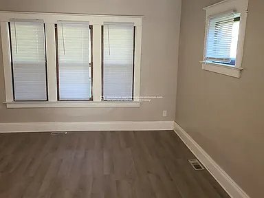 Foto del edificio - 532 Blaine Ave