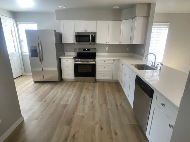 Foto del edificio - Remodeled 3bd, 2.5bath home