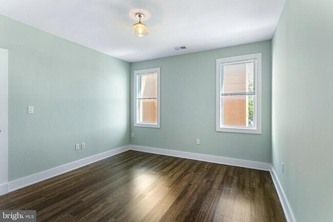 Building Photo - 1219 K St NE