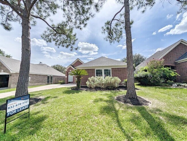 Foto del edificio - 3622 Englewood Dr