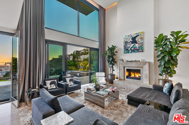 Foto principal - 1573 Sunset Plaza Dr