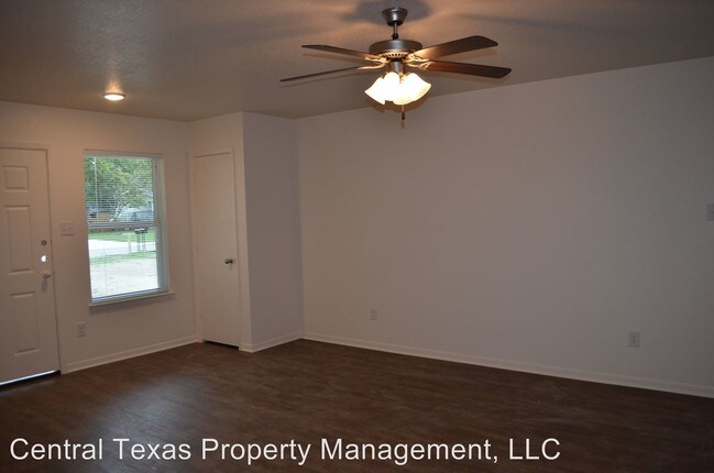 Foto del edificio - 402 Bonnie Dr