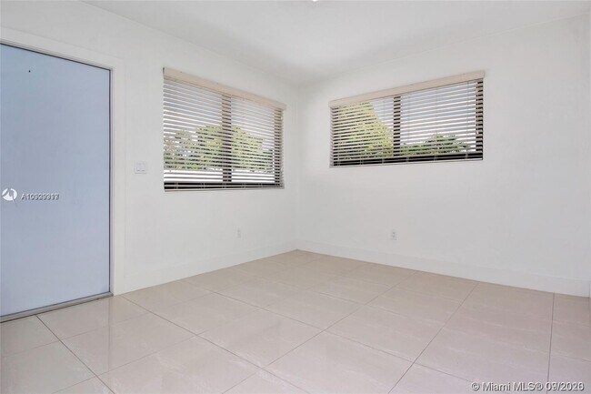 Foto del edificio - 1930 NW 31st St
