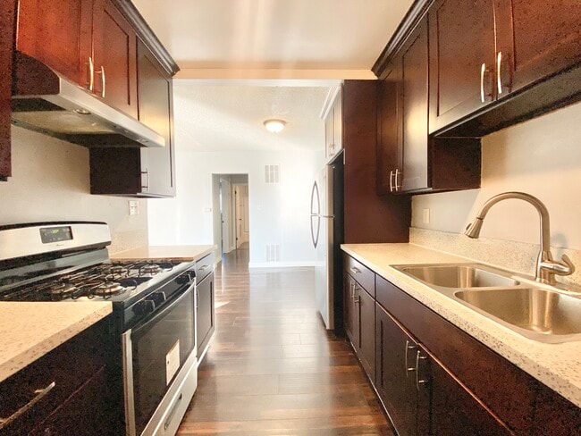 Foto del edificio - 1026 N Hudson Ave