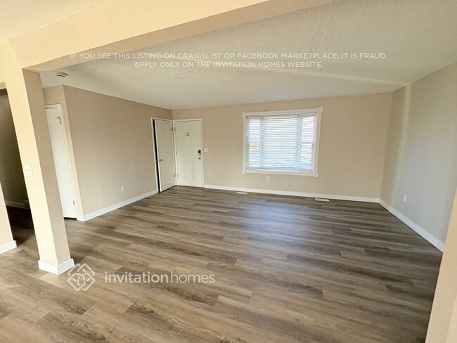 Building Photo - 2881 S Olathe Ct