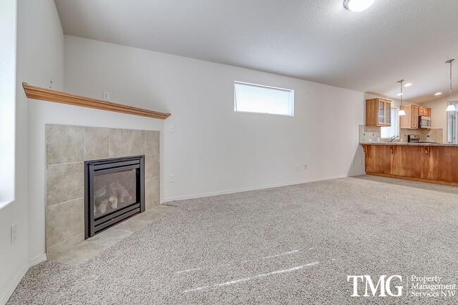 Building Photo - Cozy 2 Bed 2 Bath home in Battle Ground Vi...