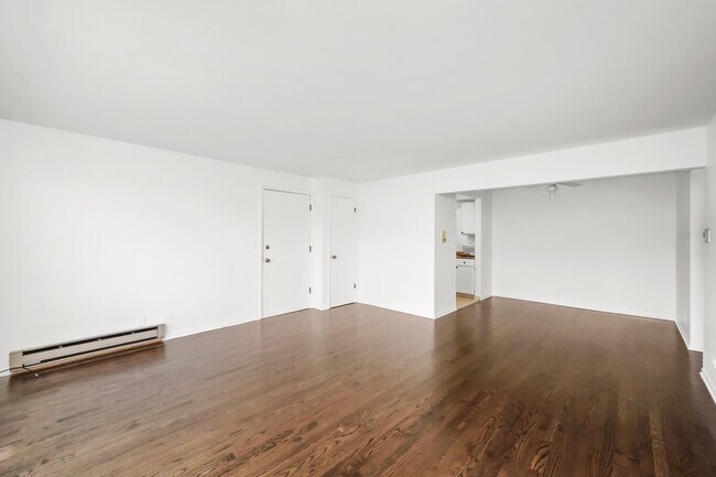 Building Photo - 5117 N East River Rd