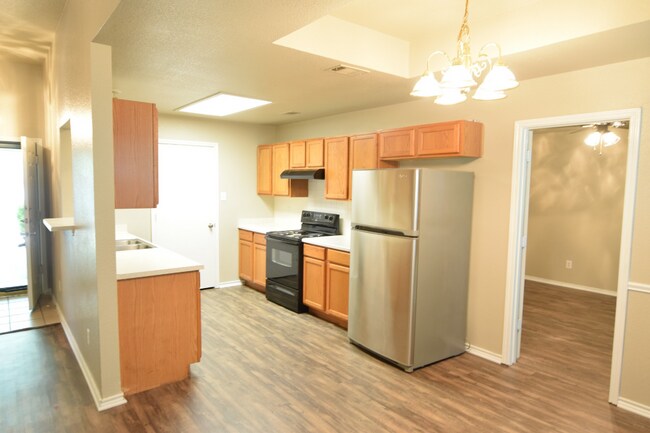 Building Photo - 4409 Briarwood Dr