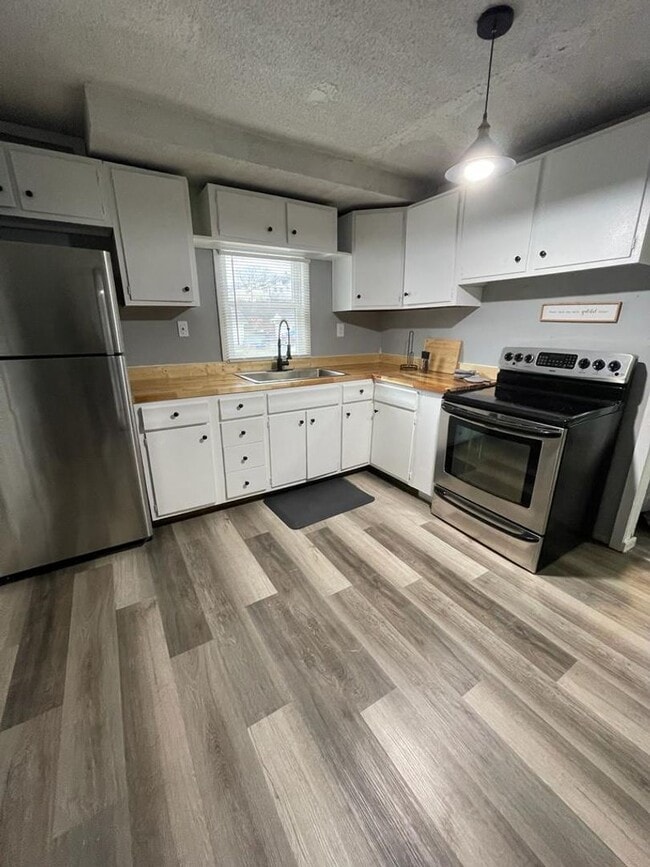 Building Photo - 127 Clearfield St