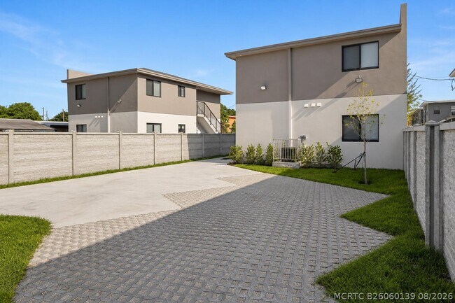 Foto del edificio - 1181 NW 66th St