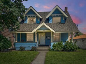 Building Photo - 808 W Augusta Ave
