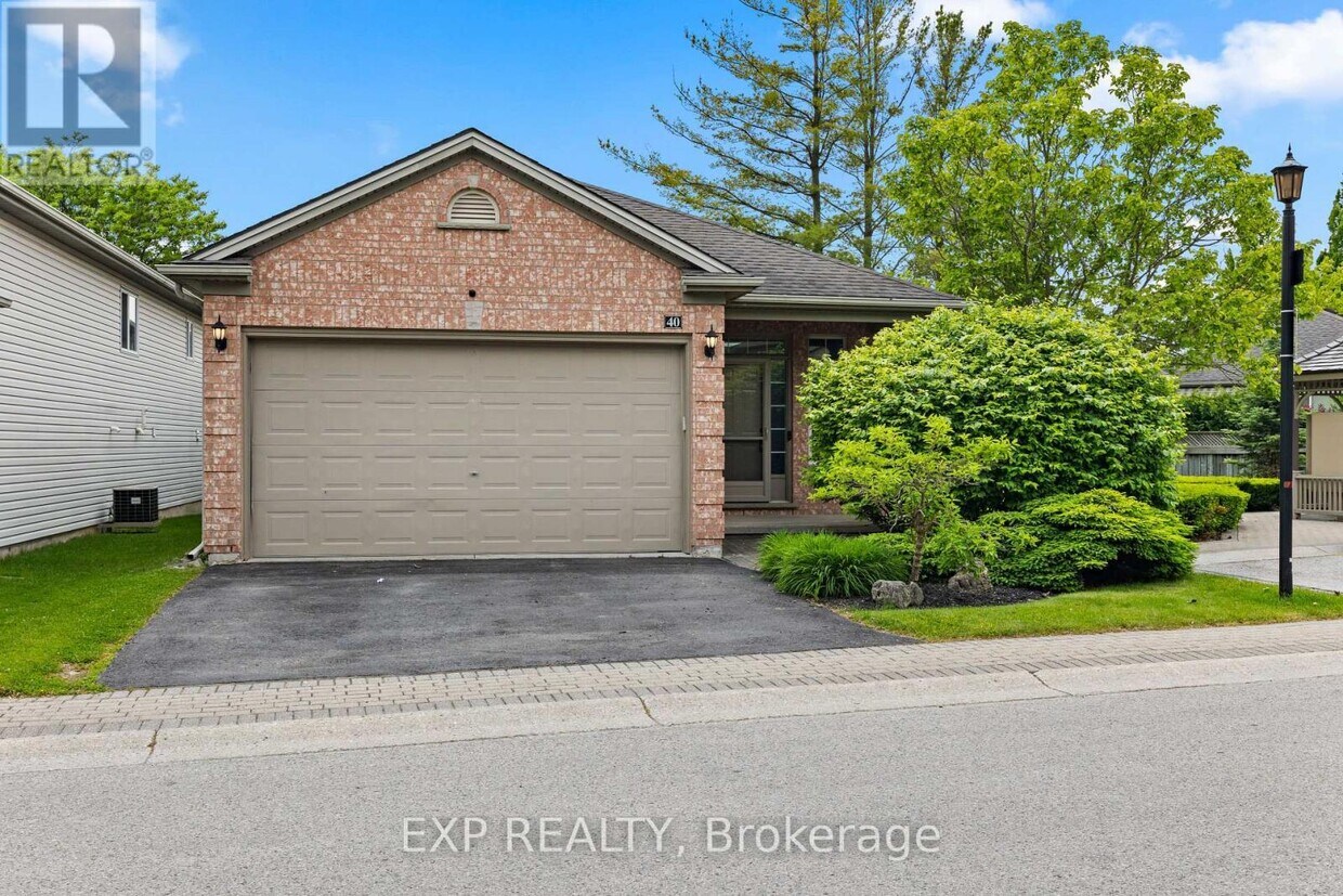 Photo principale - 145-145 N Centre Rd