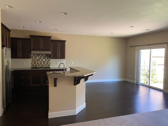 Foto del edificio - Exquisite 5 BD* + Bonus Room 3 BA* Single ...