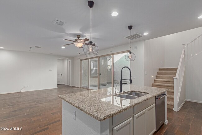 Building Photo - 3679 E Perkinsville St