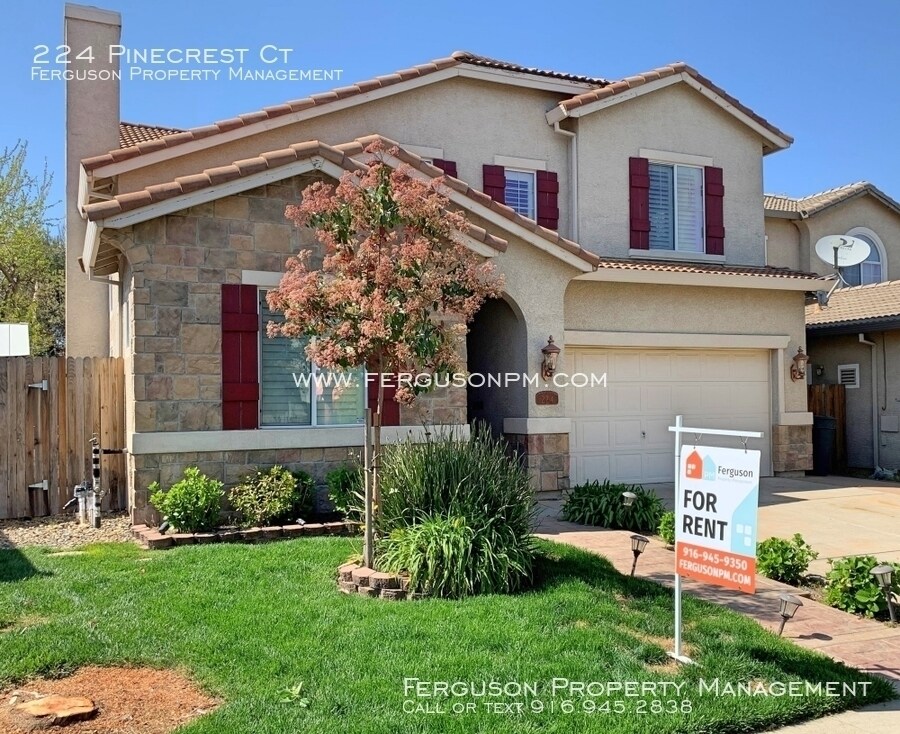 Foto principal - 224 Pinecrest Ct