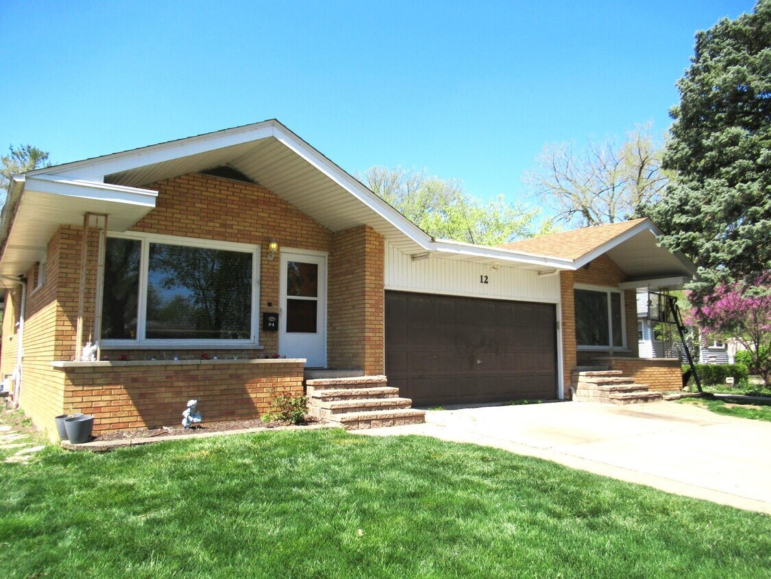 Primary Photo - 12 N Grace St
