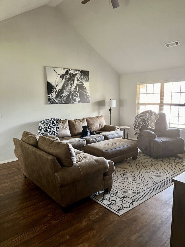 Building Photo - 541 Saddlehorn Dr