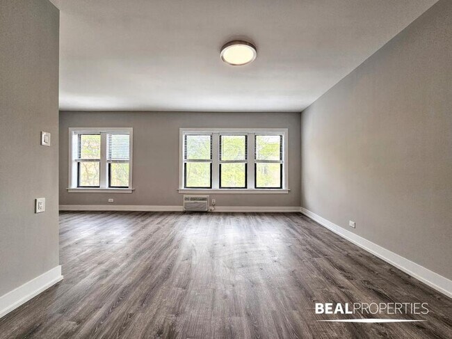 Foto del edificio - 1 bedroom in CHICAGO IL 60613