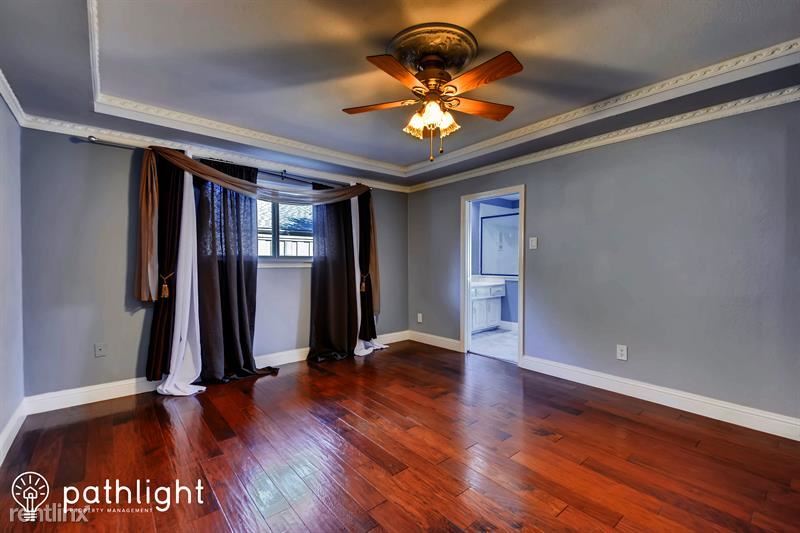 Primary Photo - 4 br, 2.5 bath House - 2524 Delmar Drive