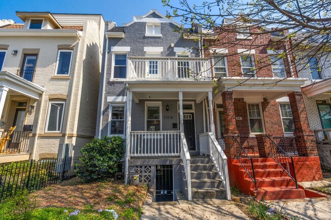 Building Photo - Recently Renovated Row House - H St Corrid...